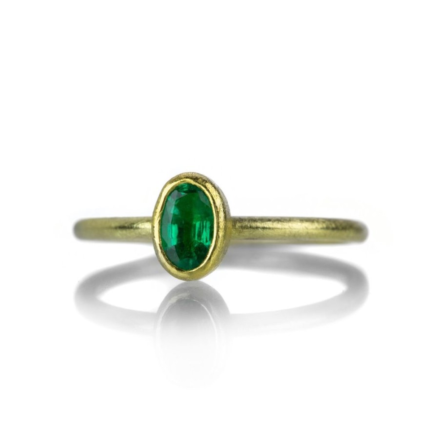 Rings Petra Class | Oval Faceted Emerald Ring