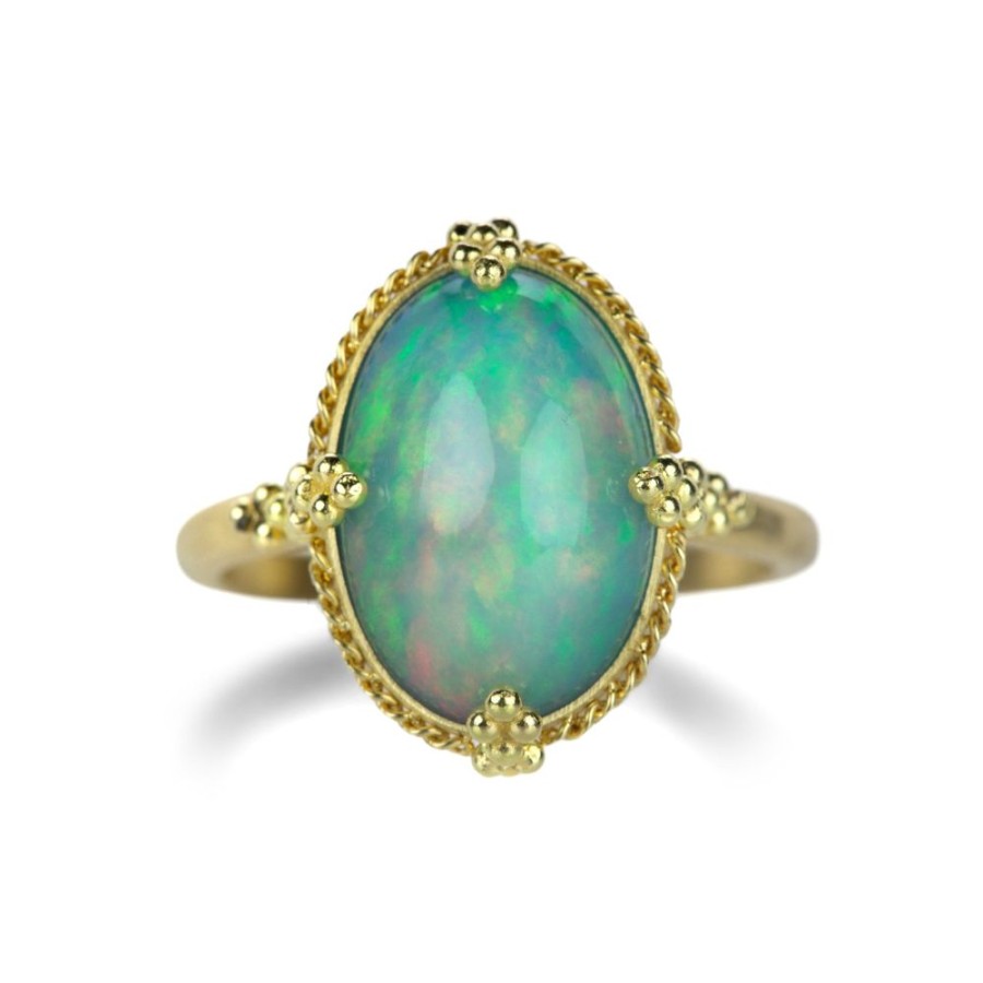 Rings Amali | 18K Oval Ethiopian Opal Ring