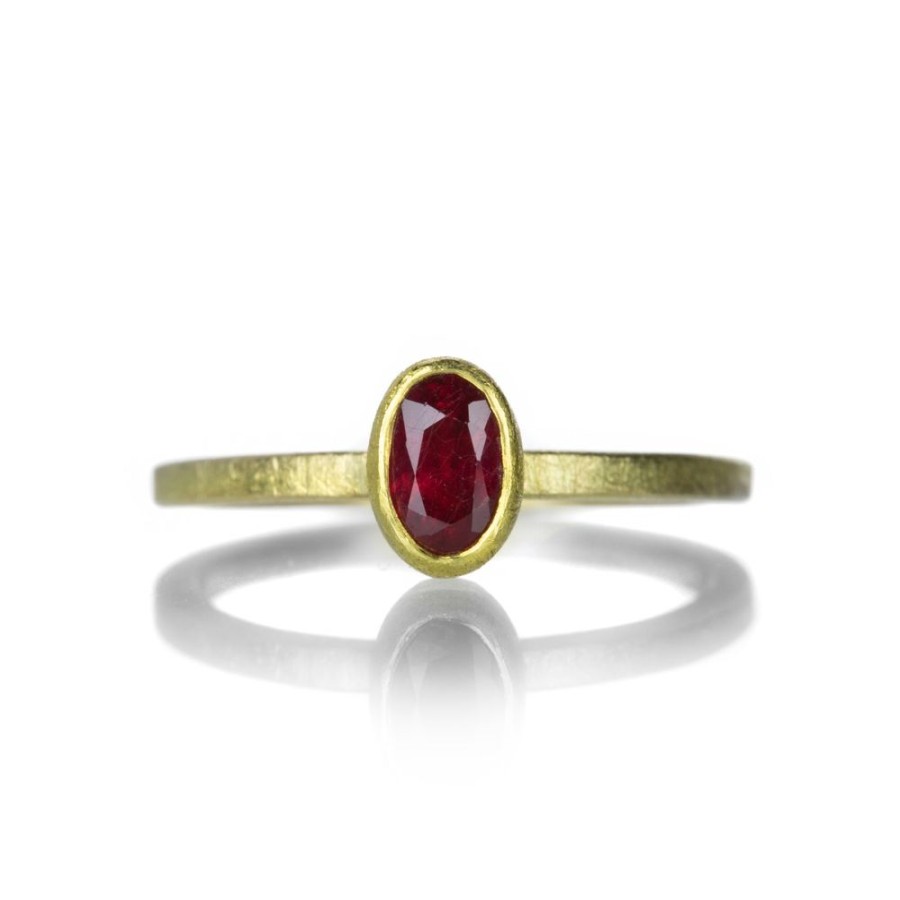 Rings Petra Class | Oval Faceted Ruby Ring