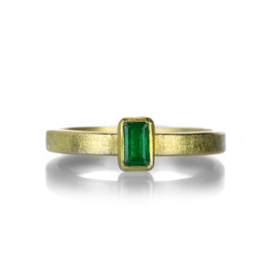 Rings Petra Class | Rectangular Faceted Emerald Ring